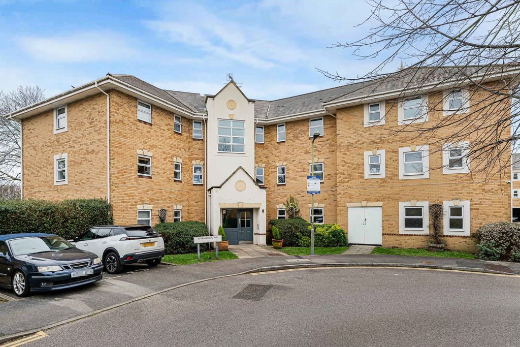 Property photo 1 of 8 Exterior