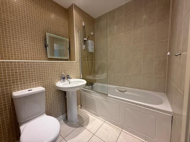 Property photo 3 of 7 Bathroom.Jpg