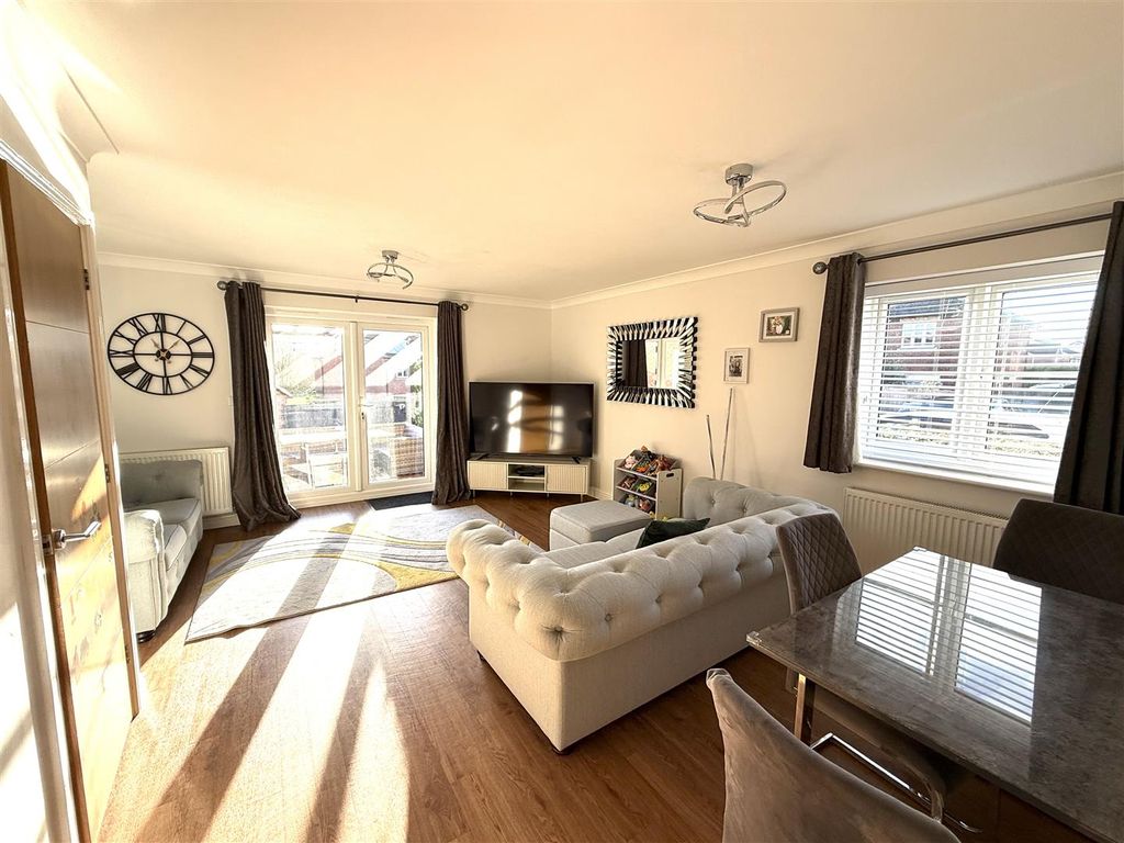 Property photo 3 of 17 Soar Close 23.Jpg