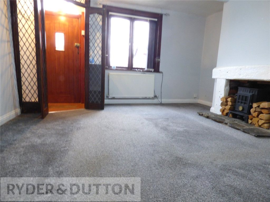 Property photo 3 of 12 Lounge