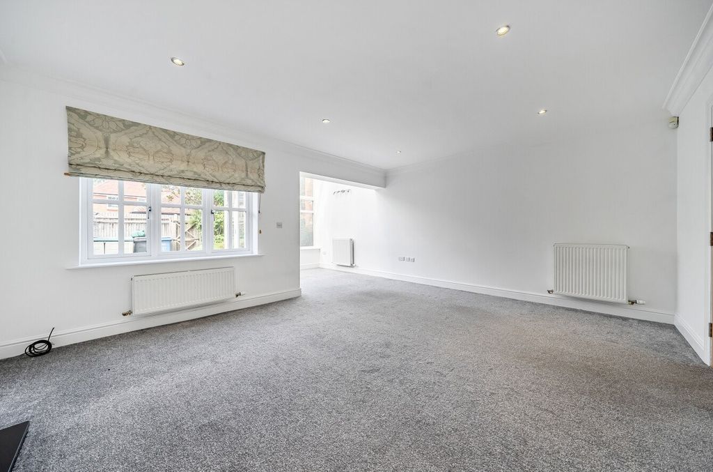 Property photo 3 of 15 Picture No. 21
