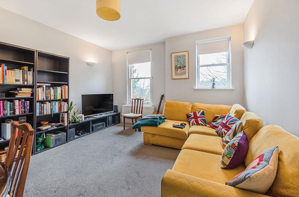 Property photo 2 of 11