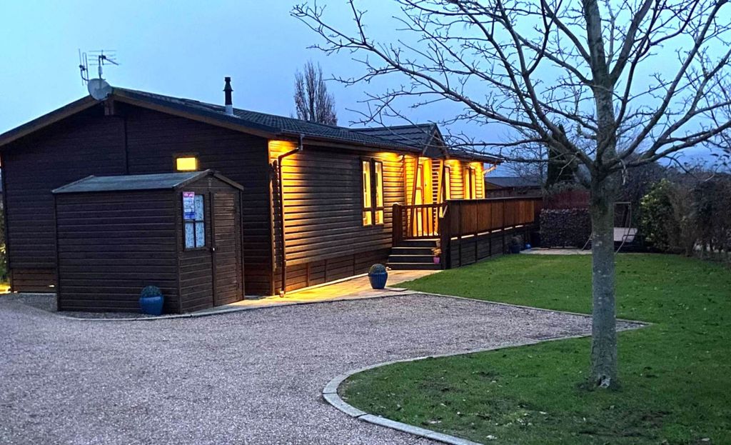 Property photo 3 of 25