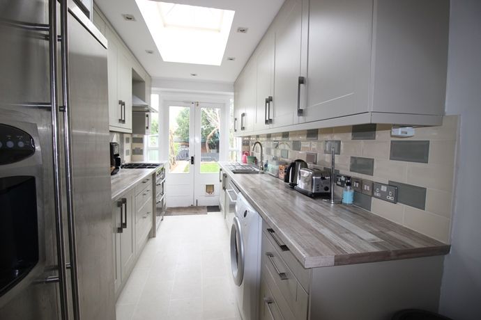 Property photo 3 of 10 Kitchen