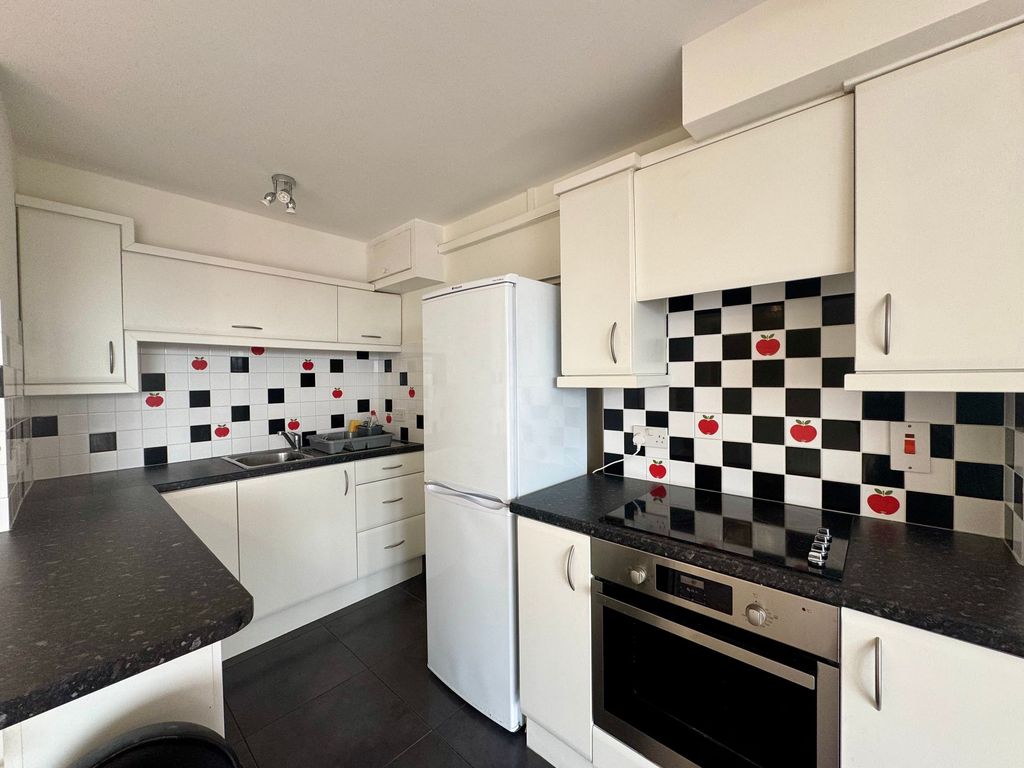 Property photo 3 of 6