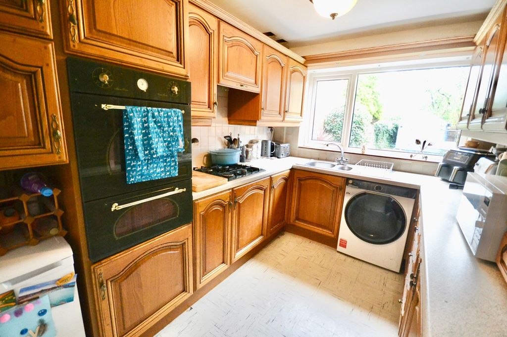Property photo 3 of 21