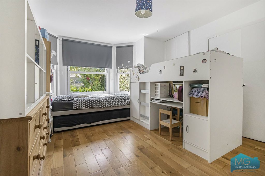 Property photo 2 of 11 Picture No. 08