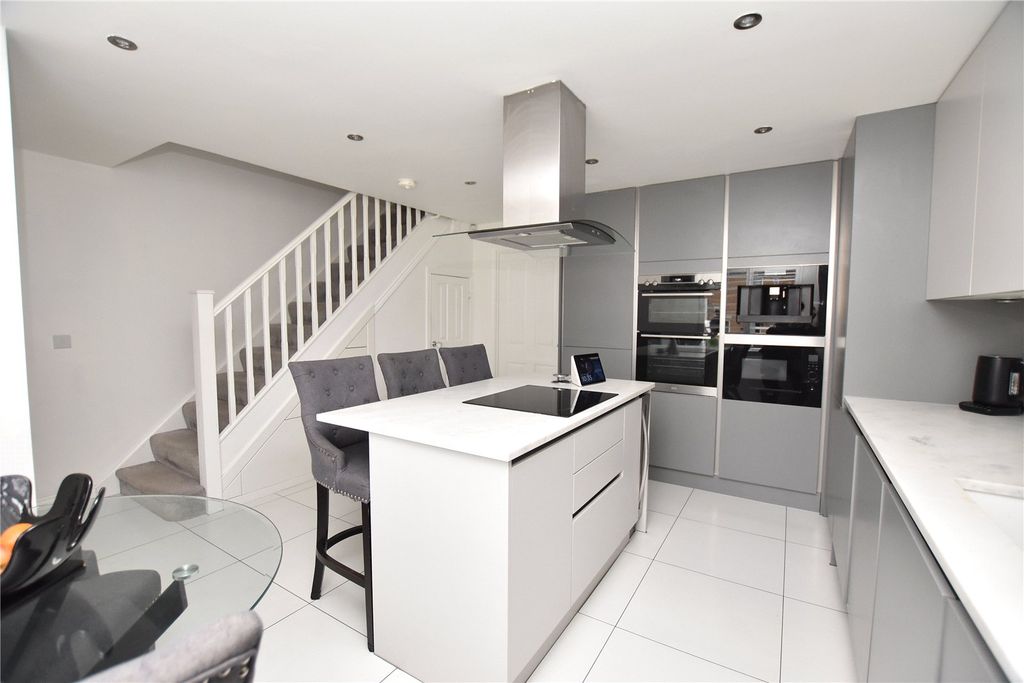 Property photo 3 of 20 Picture No. 10