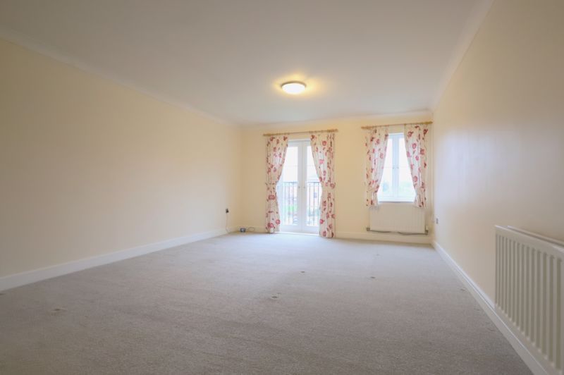 Property photo 3 of 12 Photo 9