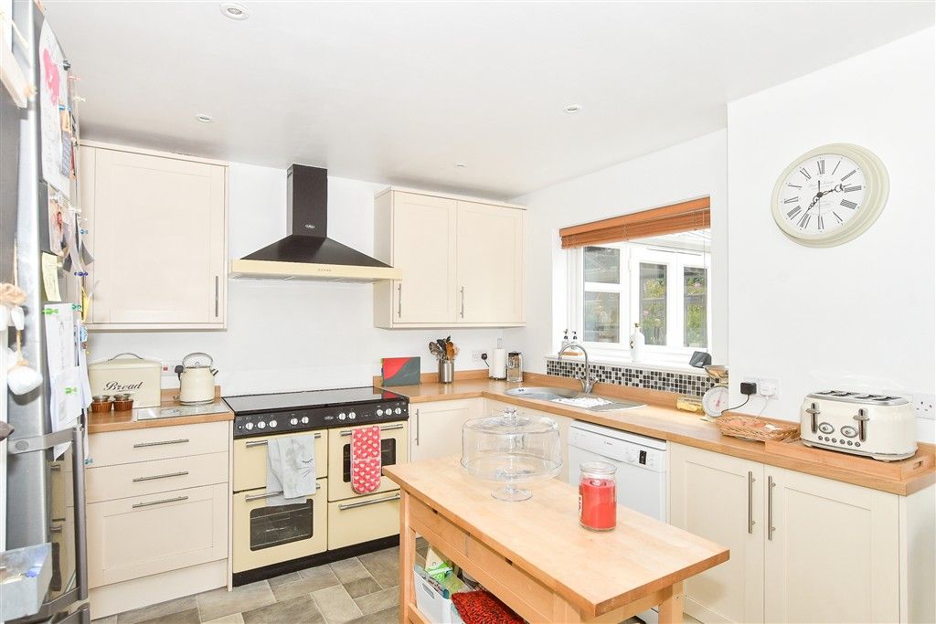 Property photo 3 of 15 Kitchen/Breakfast Room