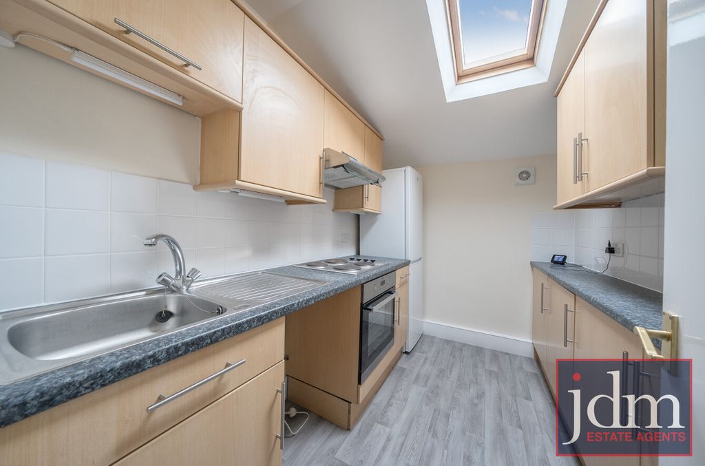 Property photo 3 of 8 c38cd1c2-d99d-4Ca...