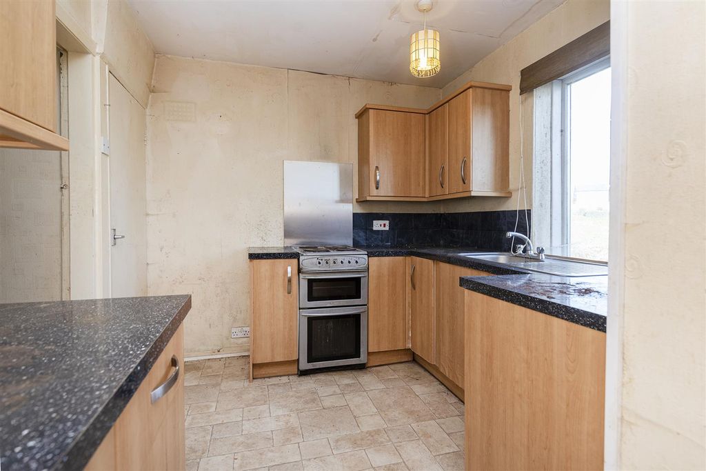 Property photo 3 of 22 Kitchen