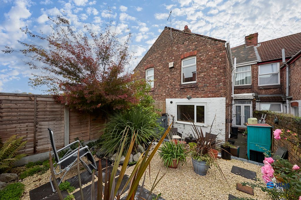 Property photo 3 of 18 Yard