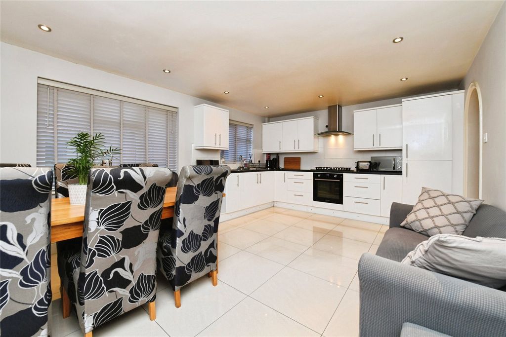 Property photo 2 of 34 Picture No. 29