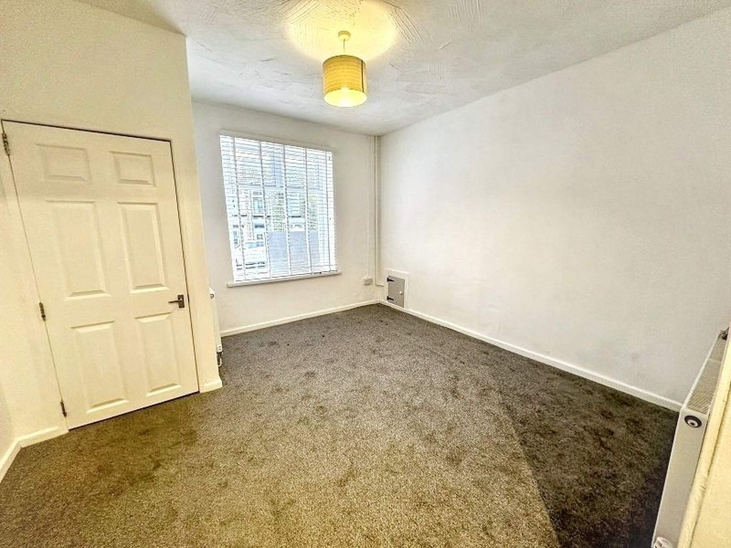 Property photo 3 of 10 Hallway