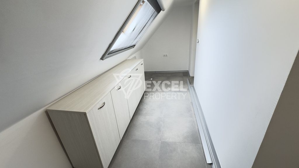 Property photo 3 of 25