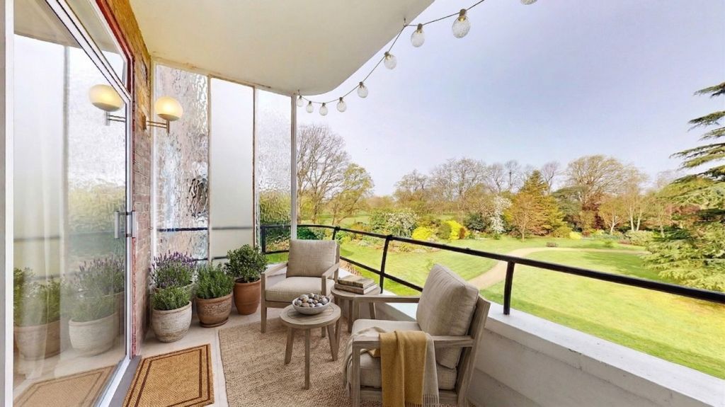 Property photo 3 of 13