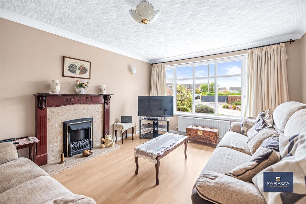 Property photo 2 of 30 Living Room