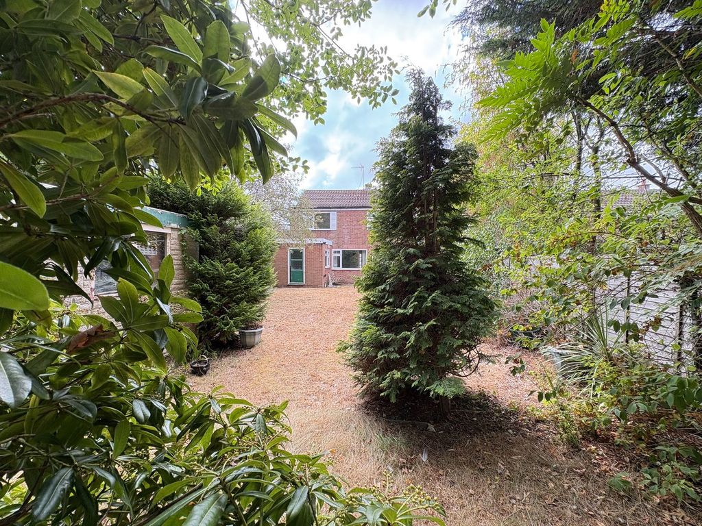 Property photo 3 of 28