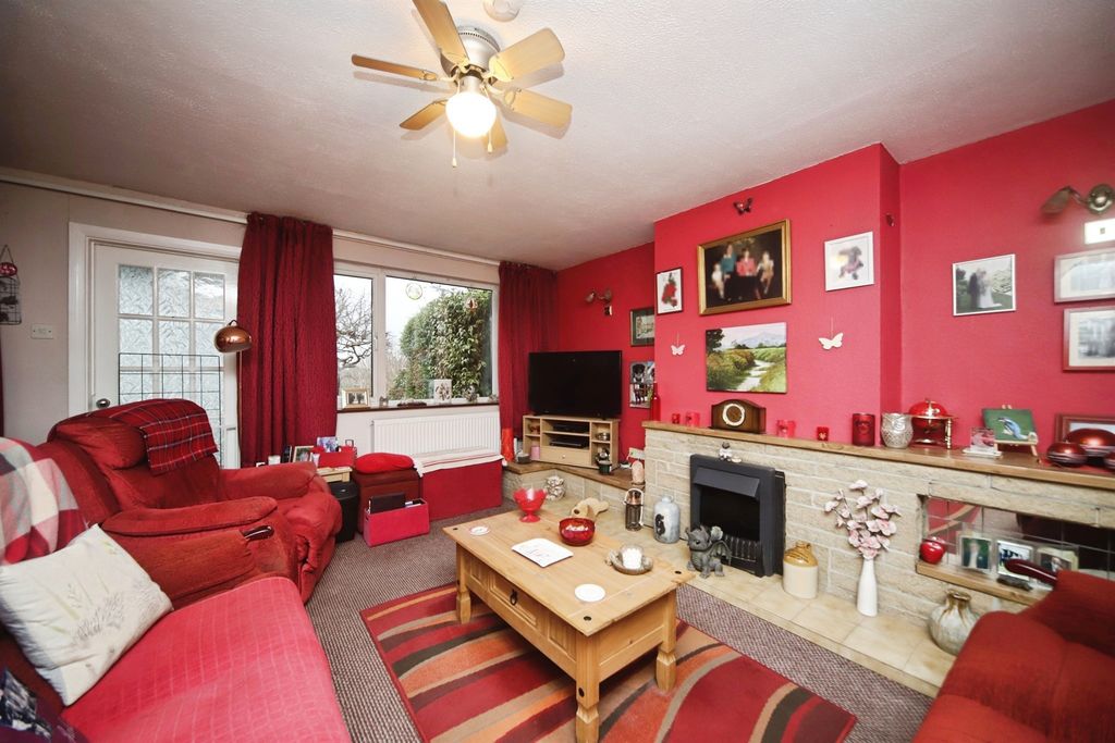 Property photo 3 of 17