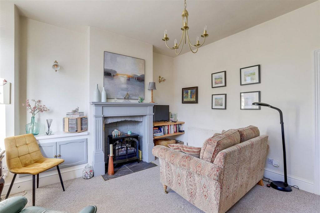 Property photo 2 of 19