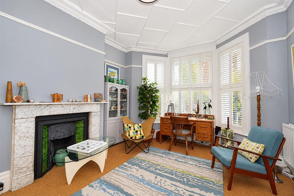 Property photo 2 of 32 763Ac672-2A39-46Ab-A918-d7Ebfc21F3Cf.Png