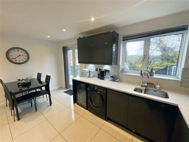 Property photo 3 of 21 Kitchen/Diner