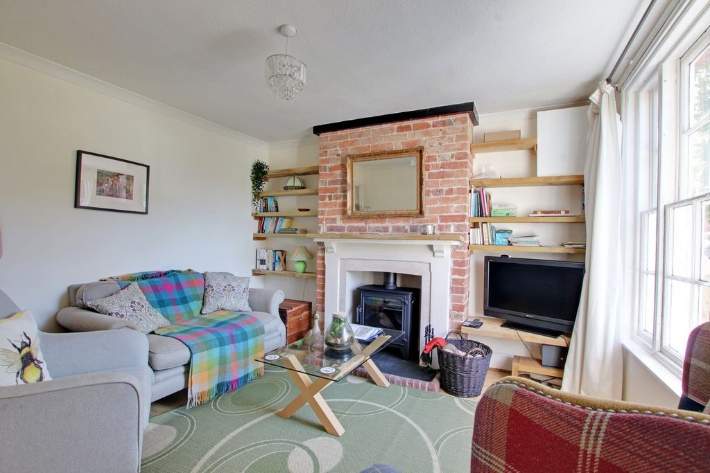 Property photo 2 of 9