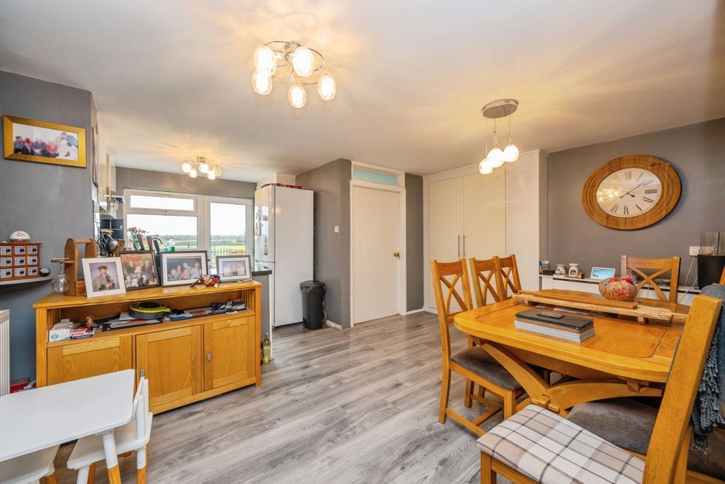 Property photo 3 of 30 Pbox-Img.Jpg