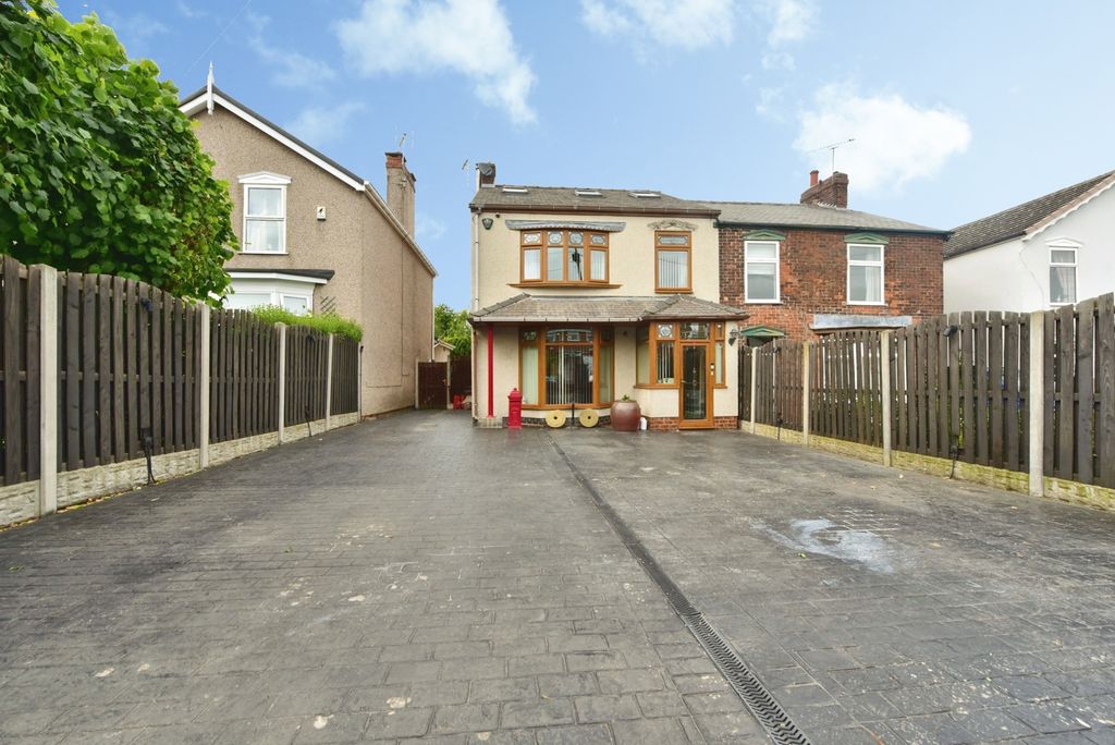 Property photo 2 of 40 Pbox-Img.Jpg