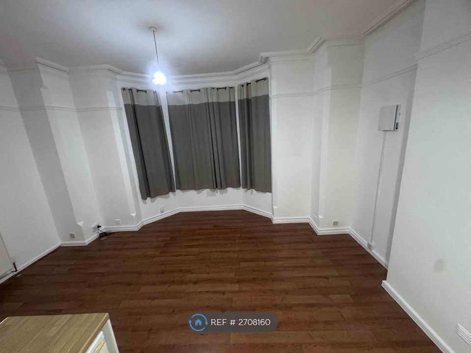 Property photo 2 of 8 Lounge Area