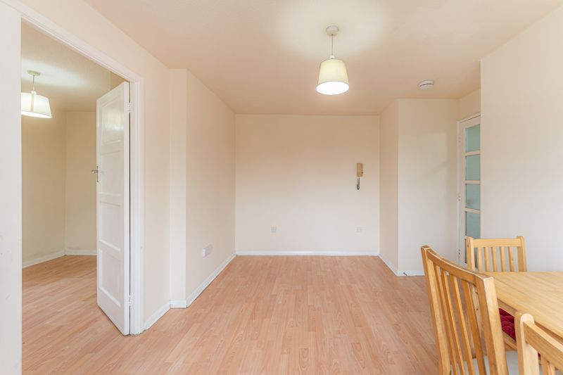 Property photo 2 of 13 Photo 11