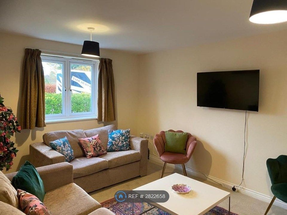 Property photo 2 of 35