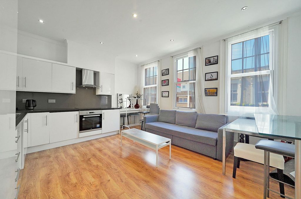 Property photo 1 of 8