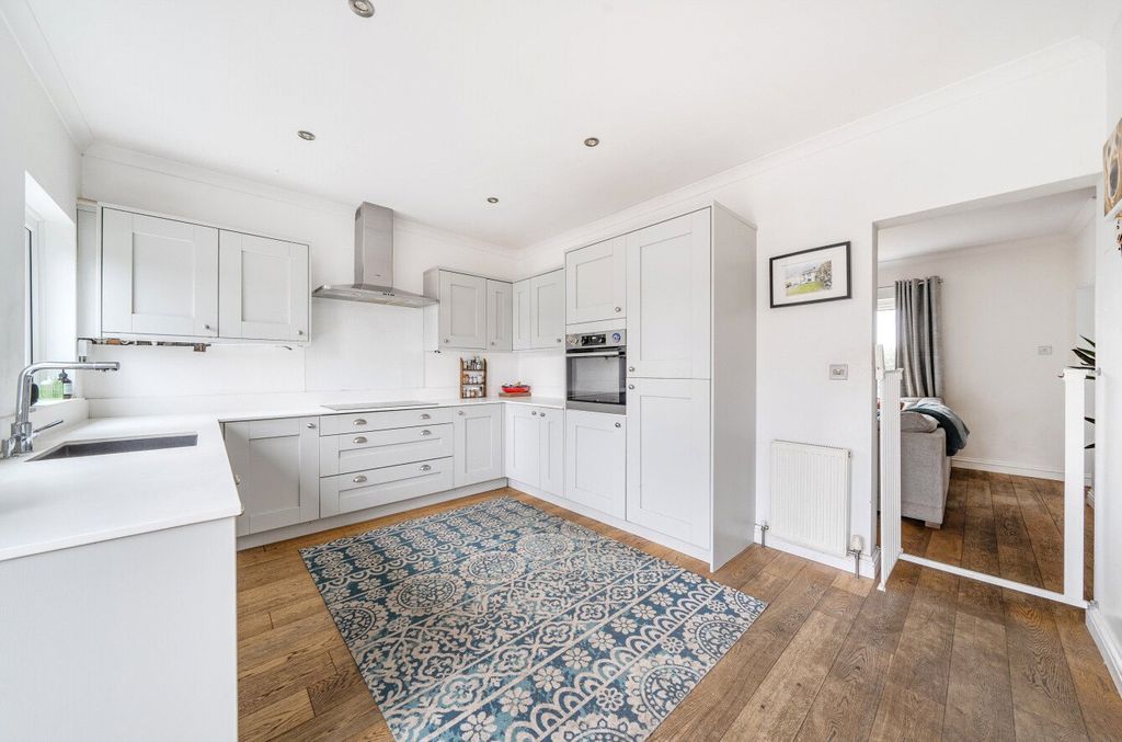 Property photo 2 of 14 Kitchen