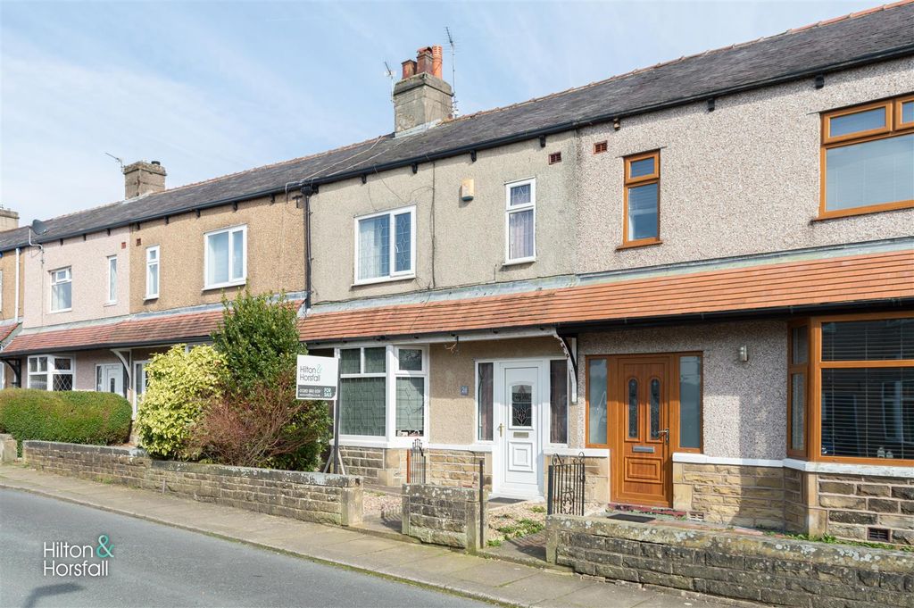 Property photo 1 of 16 Milford Street