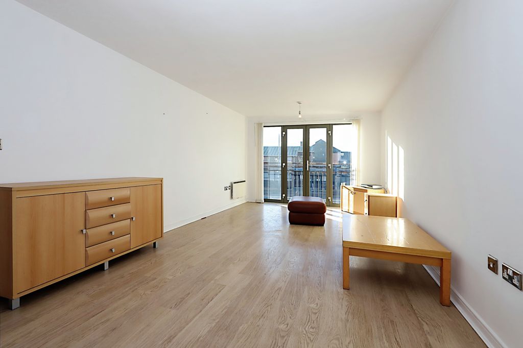 Property photo 2 of 9 Lounge Area