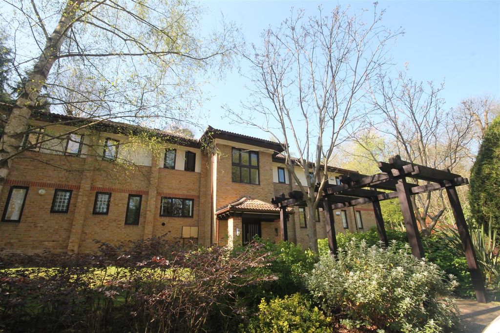 Property photo 1 of 23