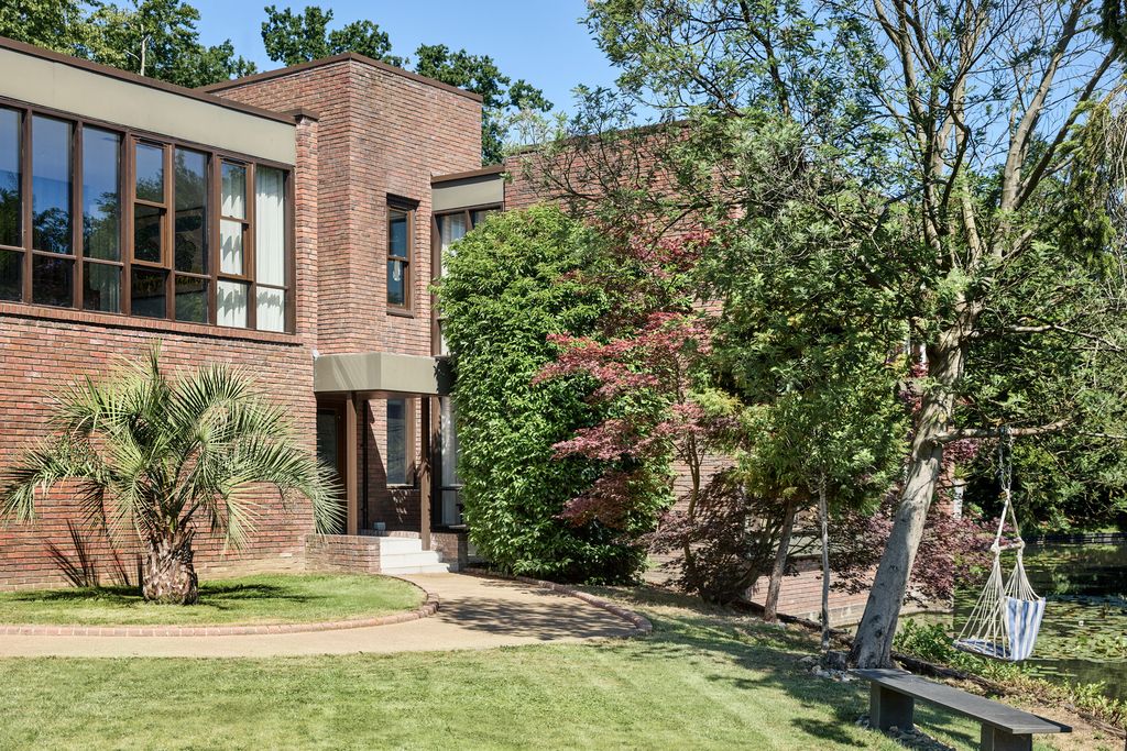 Additional image 4 of 5 bed detached house for saleLakeside Drive II, Esher, Surrey KT10