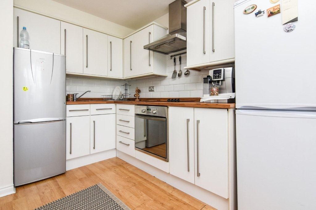 Property photo 2 of 10 Kitchen