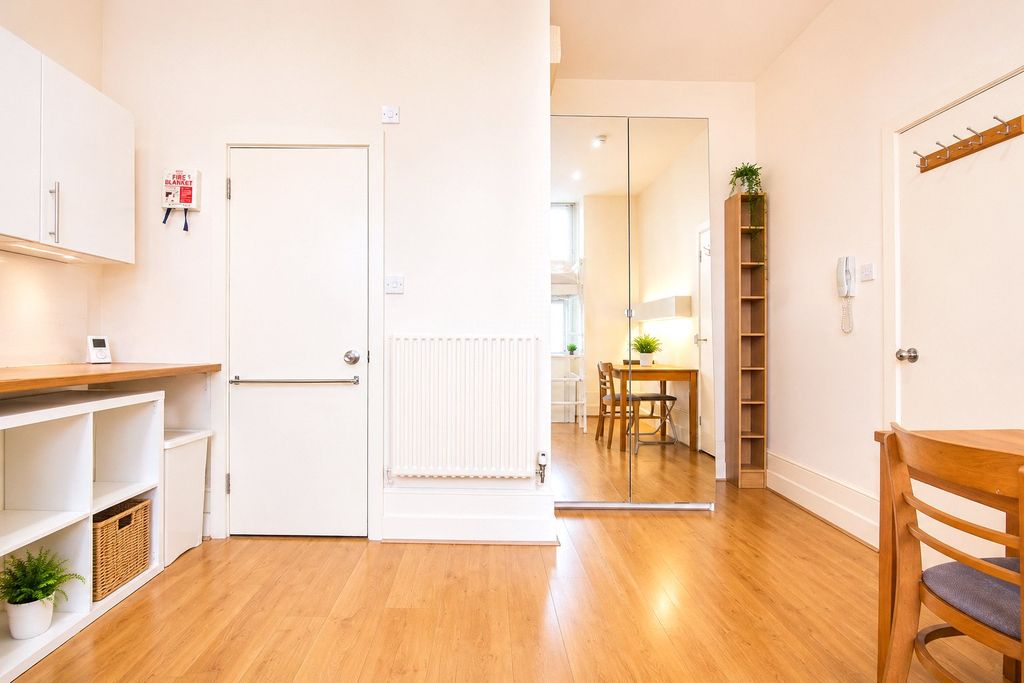 Property photo 3 of 4 Picture No. 09