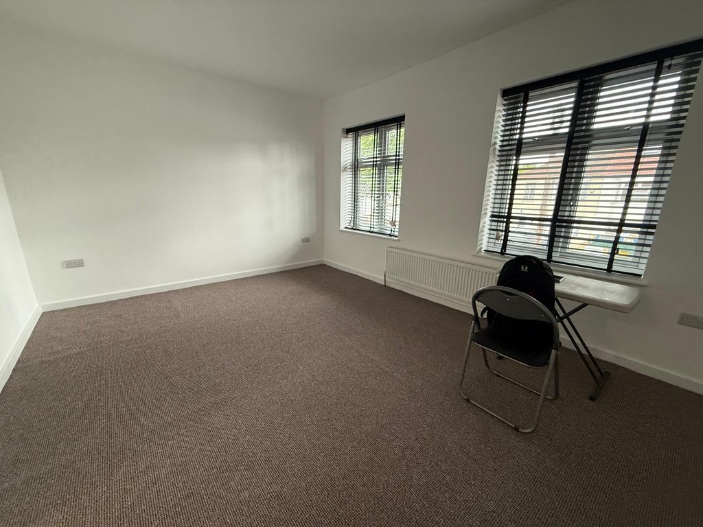 Property photo 3 of 10 Gallery