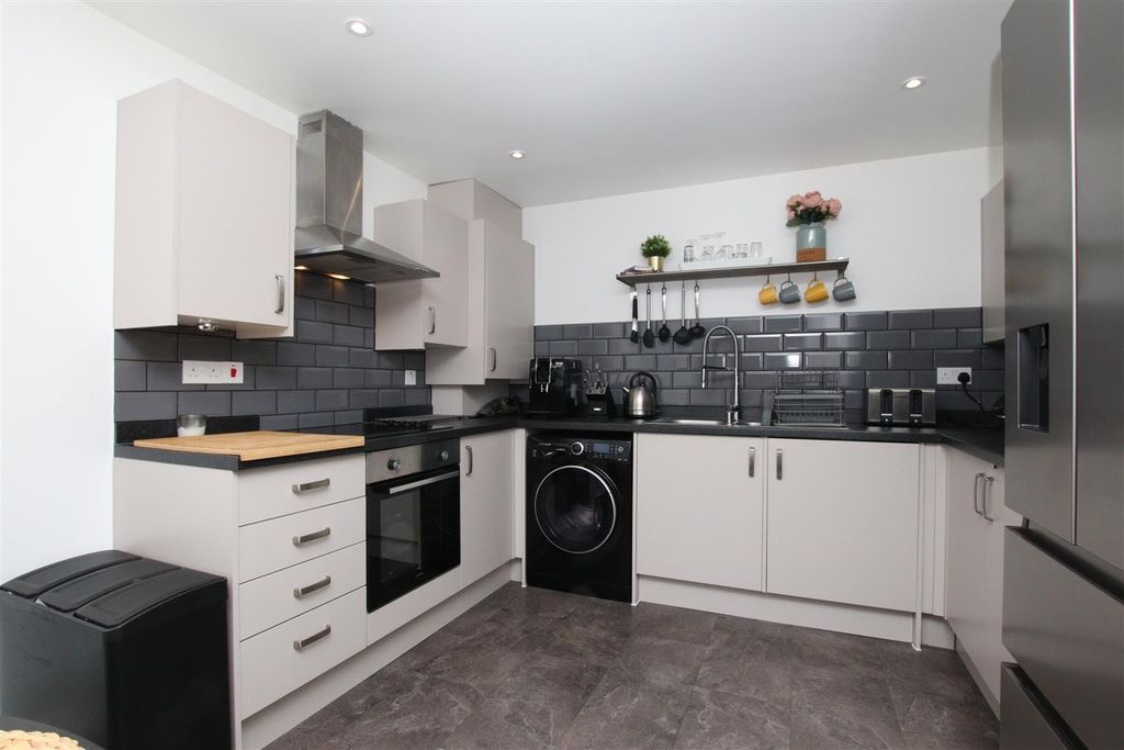 Property photo 2 of 14 Kitchen.Jpg