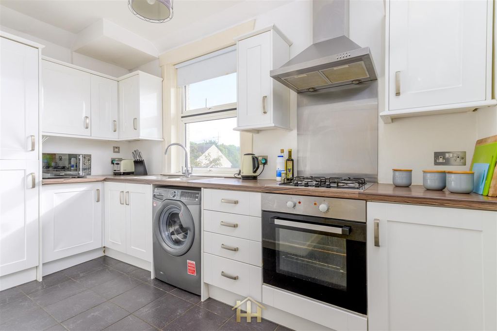 Property photo 3 of 14 15Bayview-0011.Jpg