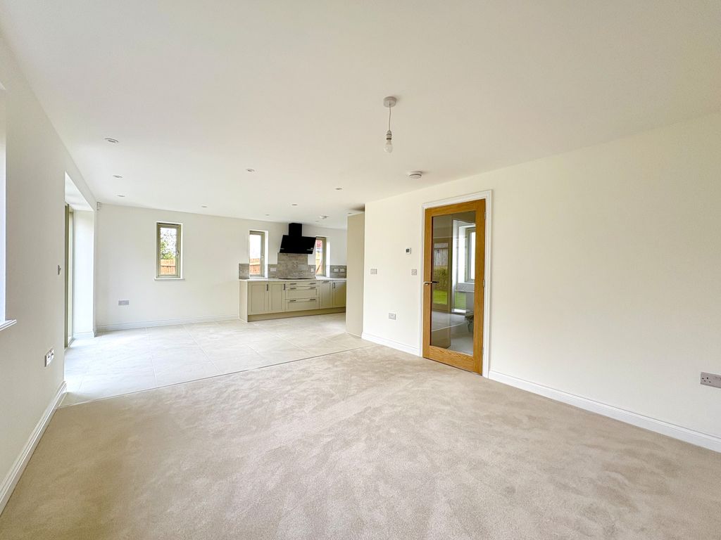 Property photo 3 of 22 Lounge Diner