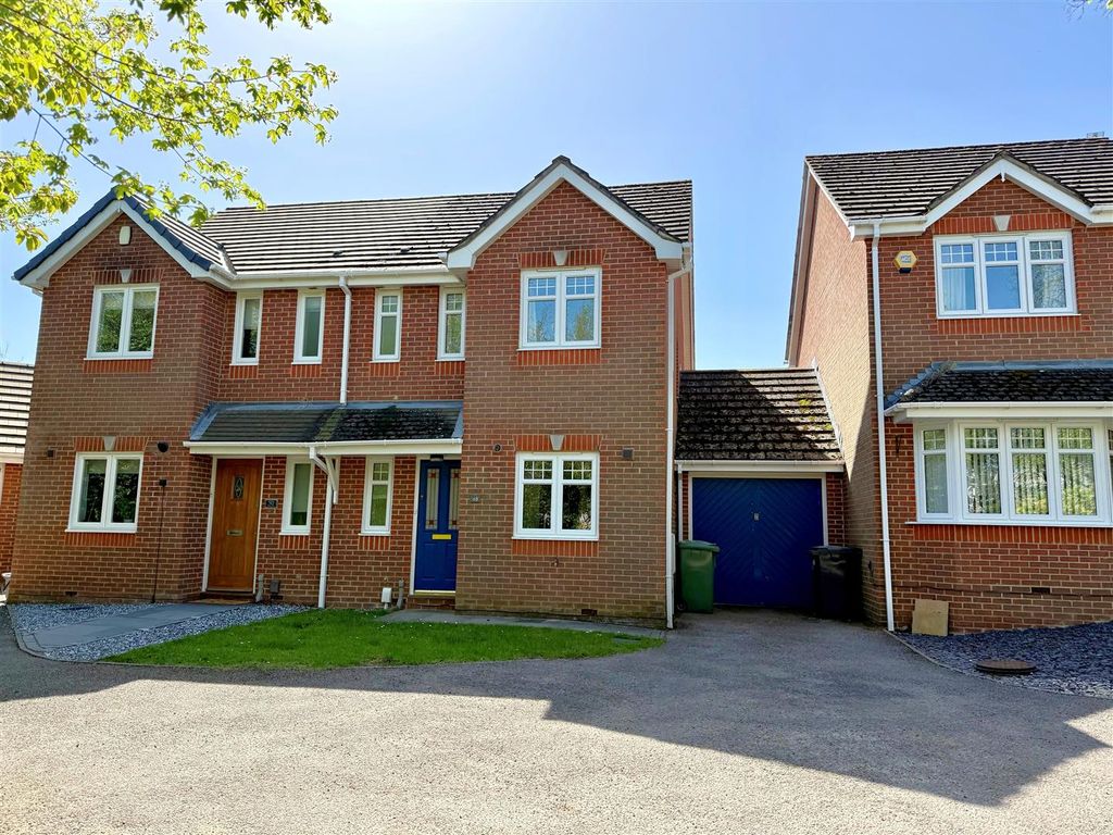 Property photo 1 of 11 Front 2.Jpg