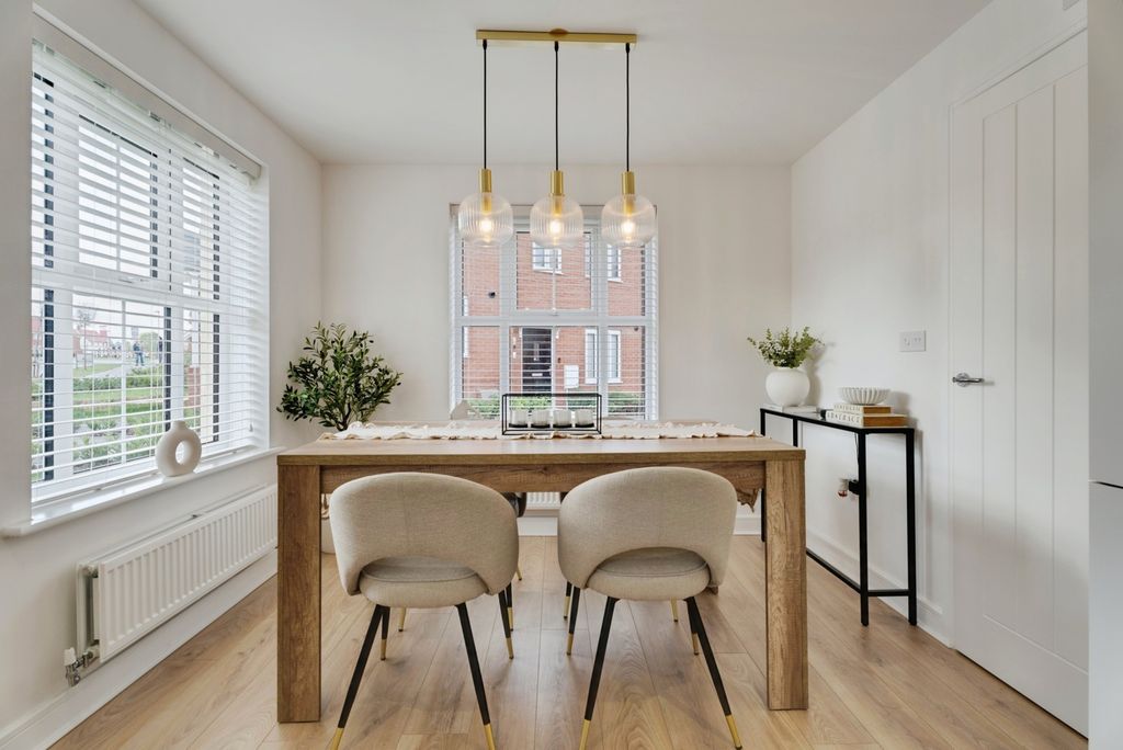 Property photo 3 of 24 Pbox-Img.Jpg