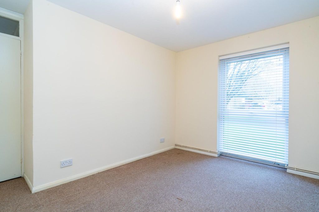 Property photo 3 of 7 Gallery