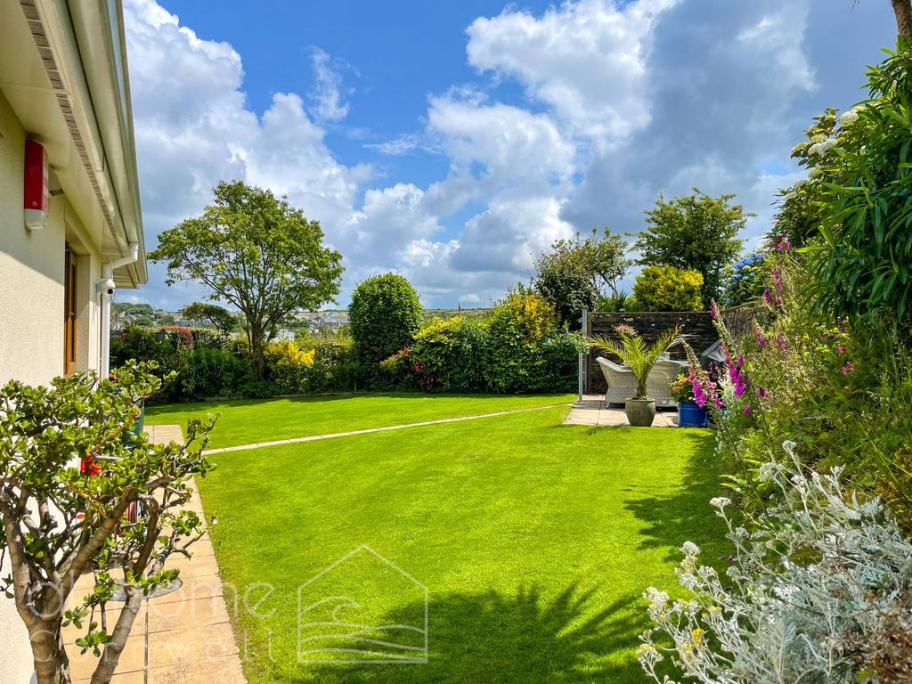 Property photo 3 of 59