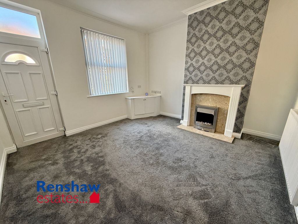 Property photo 2 of 12 L (1)